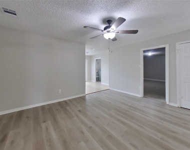 15910 Willmore Lane - Photo Thumbnail 4