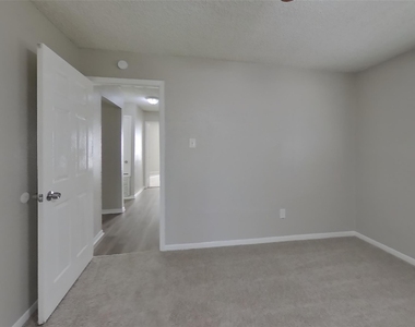 15910 Willmore Lane - Photo Thumbnail 8