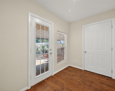 4045 Osby Drive - Photo Thumbnail 11