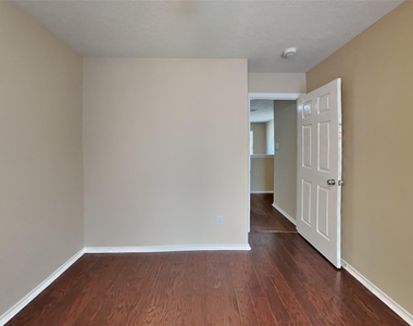 7034 Atasca Creek Drive - Photo Thumbnail 16