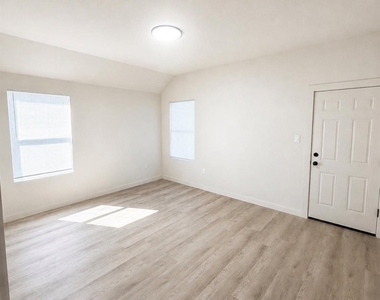 7145 Avenue K - Photo Thumbnail 8