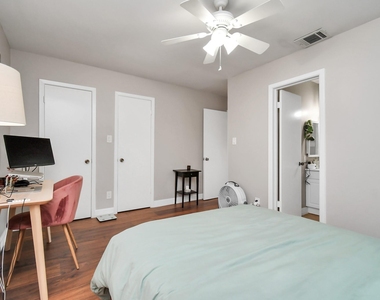 6111 Beverly Hill Street - Photo Thumbnail 16
