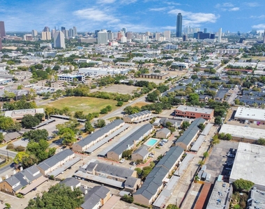 6111 Beverly Hill Street - Photo Thumbnail 31