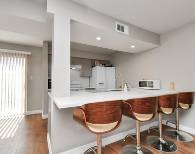 6111 Beverly Hill Street - Photo Thumbnail 8