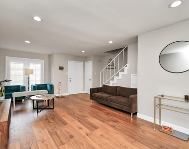 6111 Beverly Hill Street - Photo Thumbnail 4