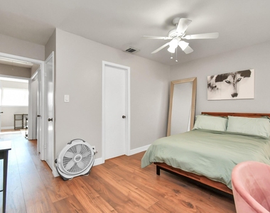 6111 Beverly Hill Street - Photo Thumbnail 18