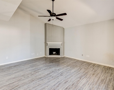 10318 Sommerville Avenue - Photo Thumbnail 6