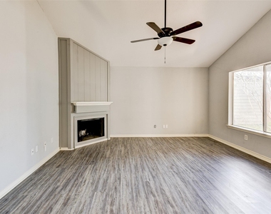 10318 Sommerville Avenue - Photo Thumbnail 13
