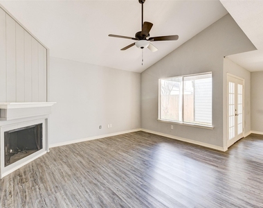 10318 Sommerville Avenue - Photo Thumbnail 7