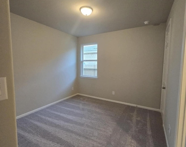 27502 Clear Breeze Drive - Photo Thumbnail 7
