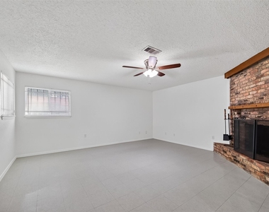 15022 Chipman Lane - Photo Thumbnail 4