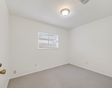 15022 Chipman Lane - Photo Thumbnail 20