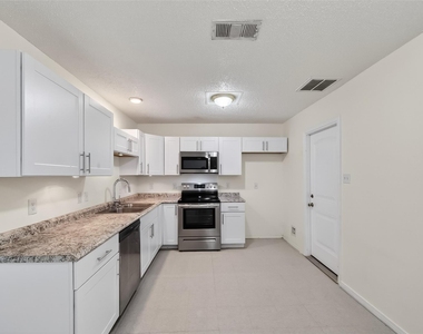 15022 Chipman Lane - Photo Thumbnail 15