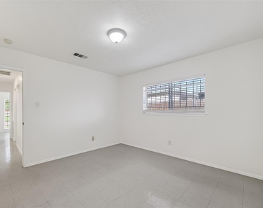 15022 Chipman Lane - Photo Thumbnail 17
