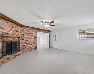 15022 Chipman Lane - Photo Thumbnail 12