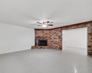 15022 Chipman Lane - Photo Thumbnail 6