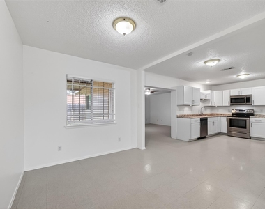 15022 Chipman Lane - Photo Thumbnail 13