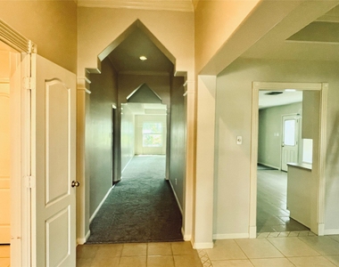2005 Dawn Crest Court - Photo Thumbnail 2
