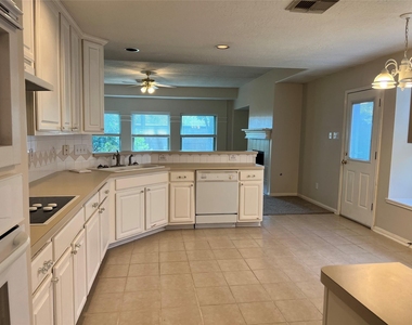 2005 Dawn Crest Court - Photo Thumbnail 10
