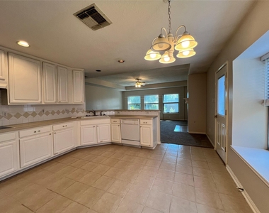 2005 Dawn Crest Court - Photo Thumbnail 8