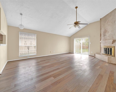 11734 Fairpoint Drive - Photo Thumbnail 4