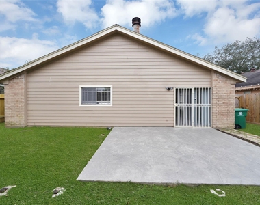 11734 Fairpoint Drive - Photo Thumbnail 20