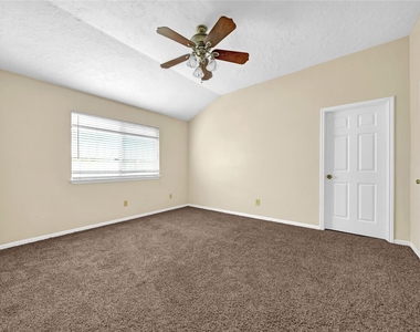 11734 Fairpoint Drive - Photo Thumbnail 11
