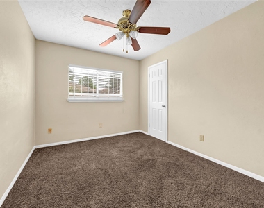 11734 Fairpoint Drive - Photo Thumbnail 15