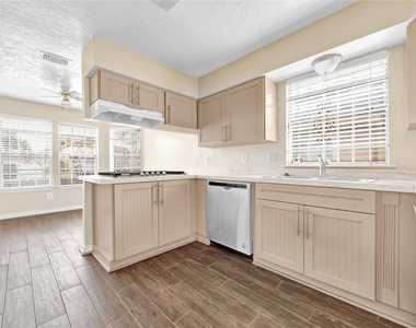 11734 Fairpoint Drive - Photo Thumbnail 6