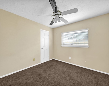 11734 Fairpoint Drive - Photo Thumbnail 16