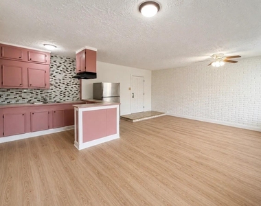 5526 Stonewall Street - Photo Thumbnail 3