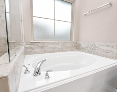 282 Brocks Lane - Photo Thumbnail 13