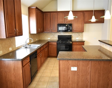 4822 Harbor Glen Lane - Photo Thumbnail 11