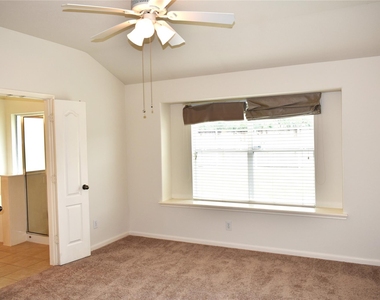 4822 Harbor Glen Lane - Photo Thumbnail 16