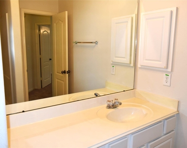 4822 Harbor Glen Lane - Photo Thumbnail 30
