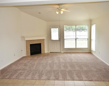 4822 Harbor Glen Lane - Photo Thumbnail 5