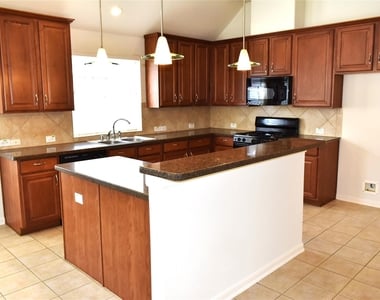 4822 Harbor Glen Lane - Photo Thumbnail 8