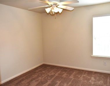 4822 Harbor Glen Lane - Photo Thumbnail 27