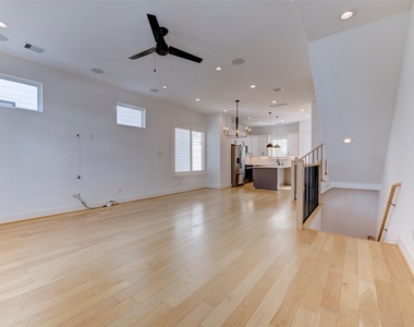 10910 Fire Creek Drive - Photo Thumbnail 13
