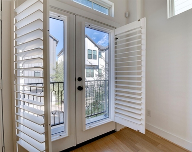 10910 Fire Creek Drive - Photo Thumbnail 15