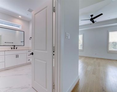 10910 Fire Creek Drive - Photo Thumbnail 31