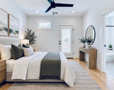 10910 Fire Creek Drive - Photo Thumbnail 5