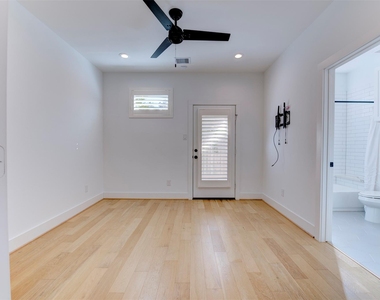 10910 Fire Creek Drive - Photo Thumbnail 6