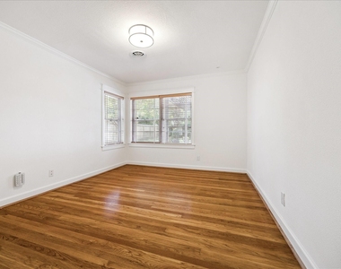 3227 Castlewood Street - Photo Thumbnail 6