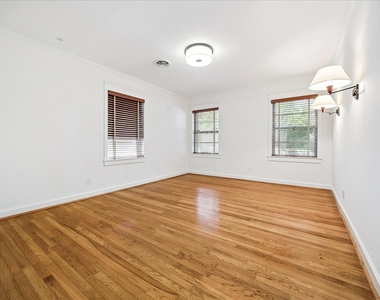3227 Castlewood Street - Photo Thumbnail 4