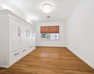 3227 Castlewood Street - Photo Thumbnail 8