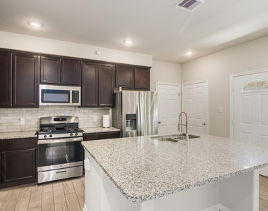 517 N 6th Street - Photo Thumbnail 8