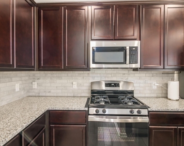 517 N 6th Street - Photo Thumbnail 6