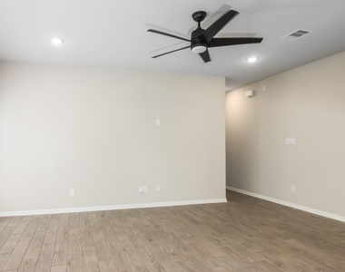 517 N 6th Street - Photo Thumbnail 12