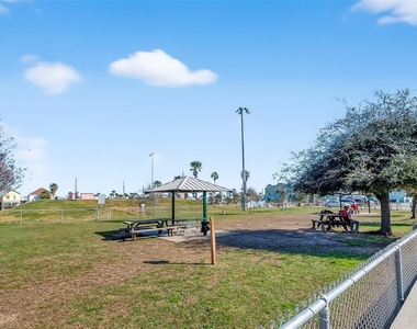 2015 28th St - Photo Thumbnail 25